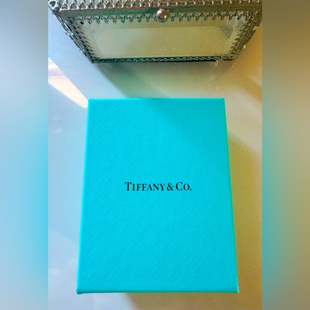 💎💎Pretty Box Tiffany Co. empty Authentic New💎💎